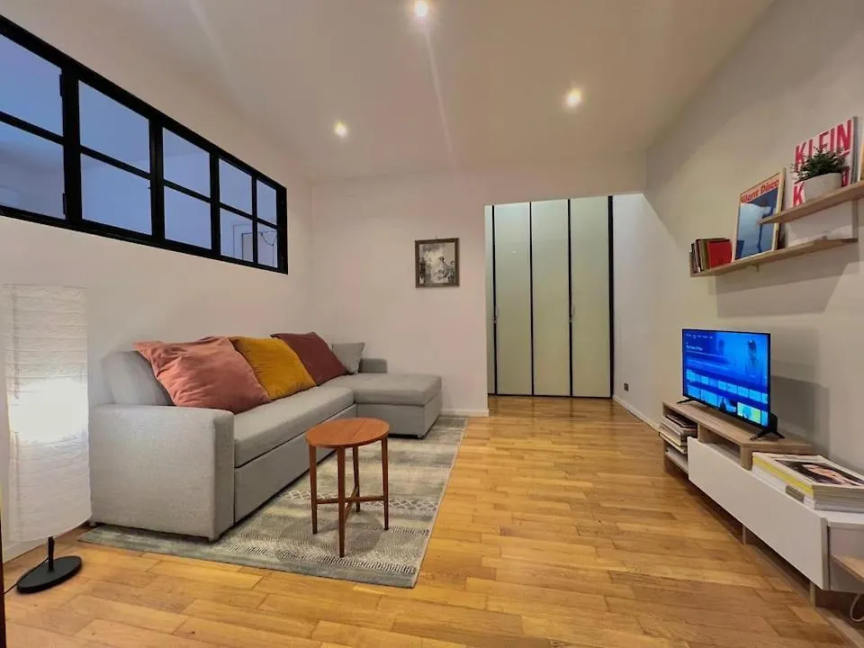 Stylish Apartment With Private Parking, Garden And Metro Rome 0*,  Italy