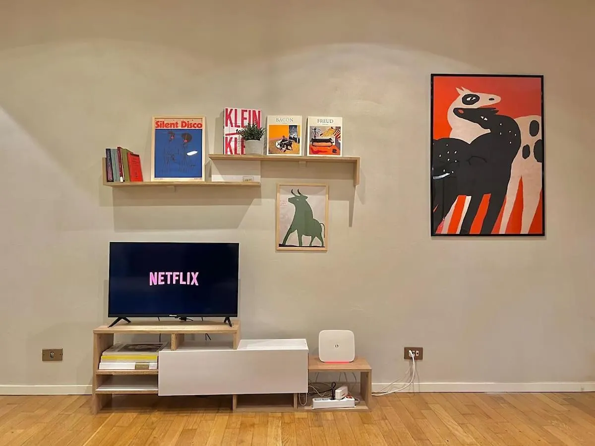 Stylish Apartment With Private Parking, Garden And Metro Rome Italy
