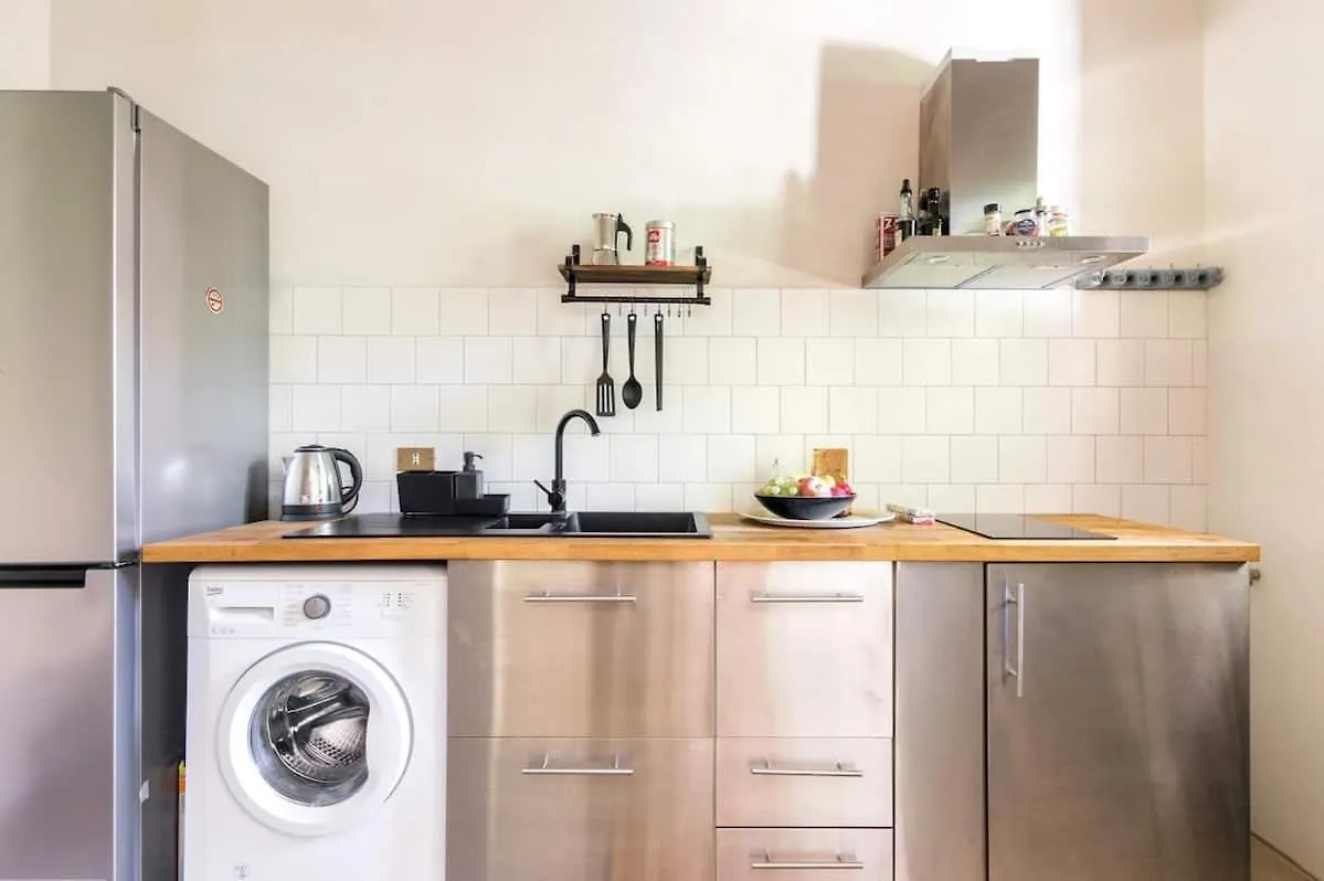 Stylish Apartment With Private Parking, Garden And Metro Rome Italy